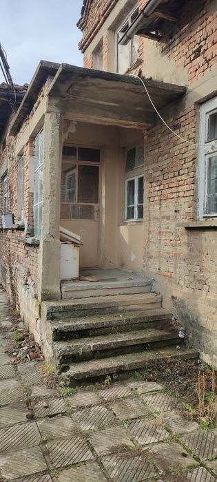 Продава се къща в с. Надарево