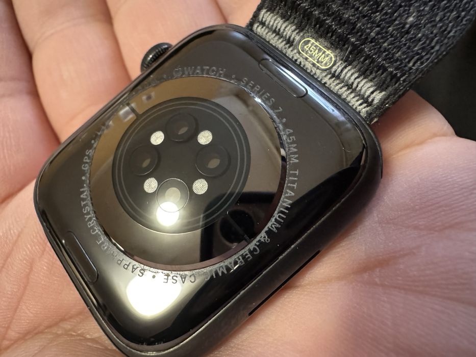 Apple Watch 7 /45мм/- 300лв.