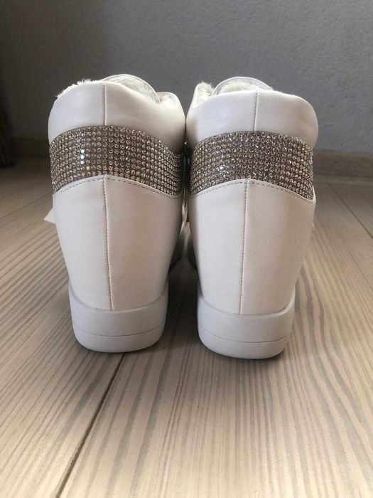 Vand ghete pt femei cu toc inalt