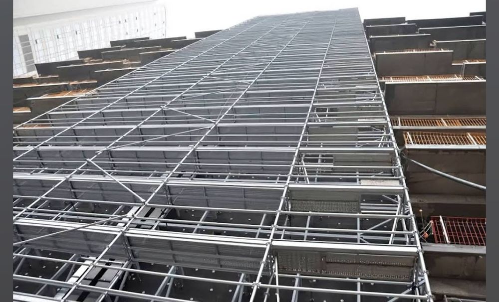 Продавам високо качествено европейко сертифицирано леко фасадно скеле