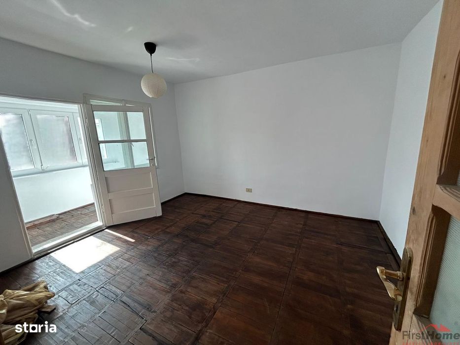 Apartament cu 2 camere de vanzare, etaj 4, zona Sud