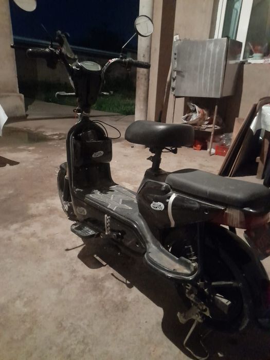 Скутер сатылад срочна