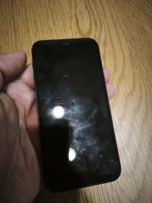 Продавам Iphone 12 mini