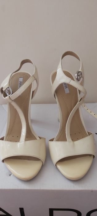 Продам туфли, босоножки