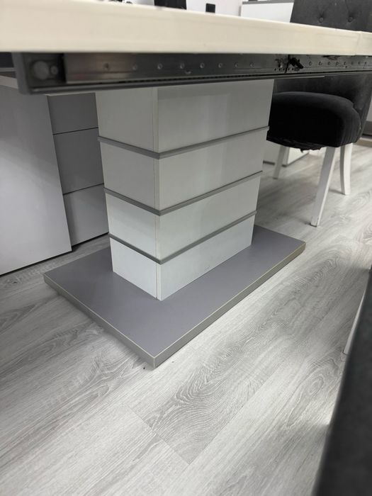 Masă extensibilă + 4 scaune Naturlich