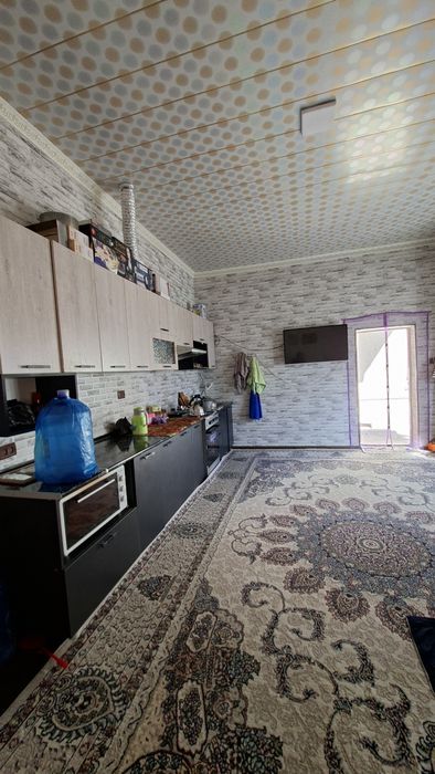 Srochna hovli sotiladi