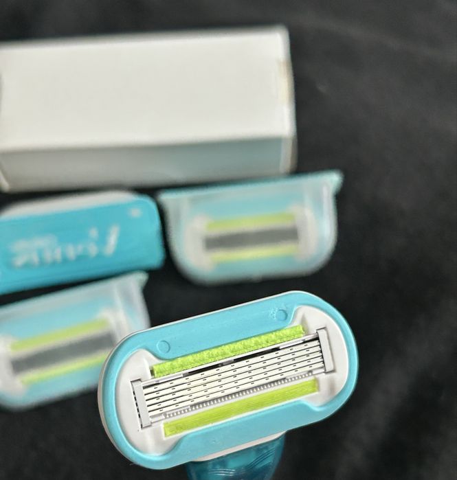 Set Aparat Braun Face FS1000 +Aparat Gillette Venus & 4 rezerve