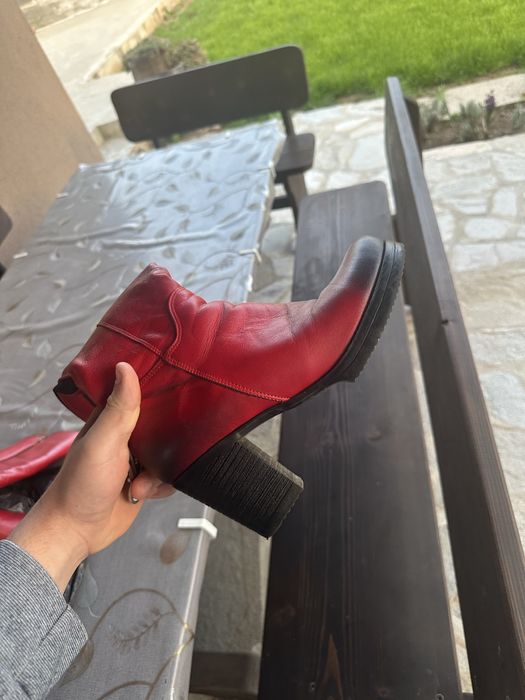 Чисто нови ботуши