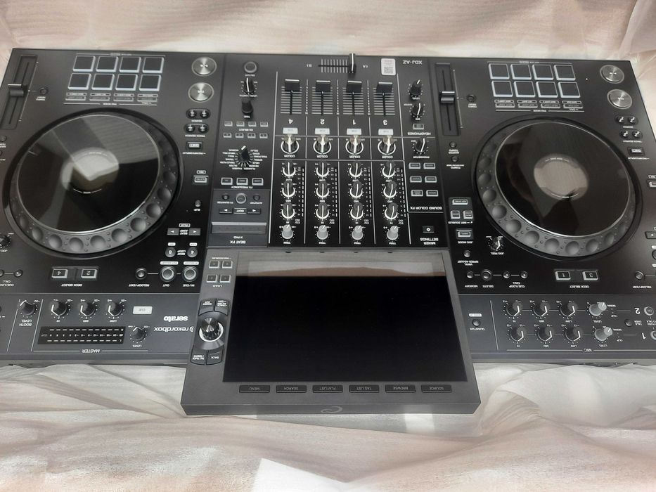 Продается Pioneer XDJ AZ