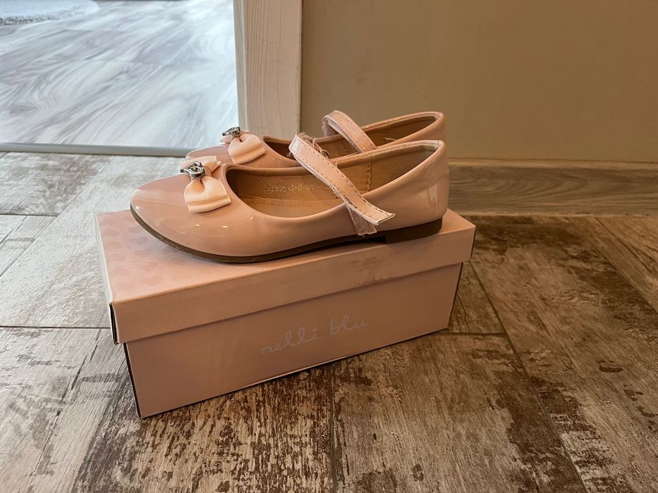 Пантофки/обувки за момиче 35 номер