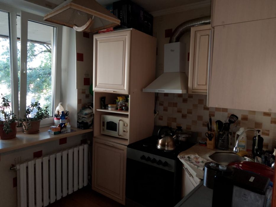 Продам четырёхкомнатную квартиру