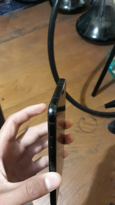 Реализуется LG Q6 alfa