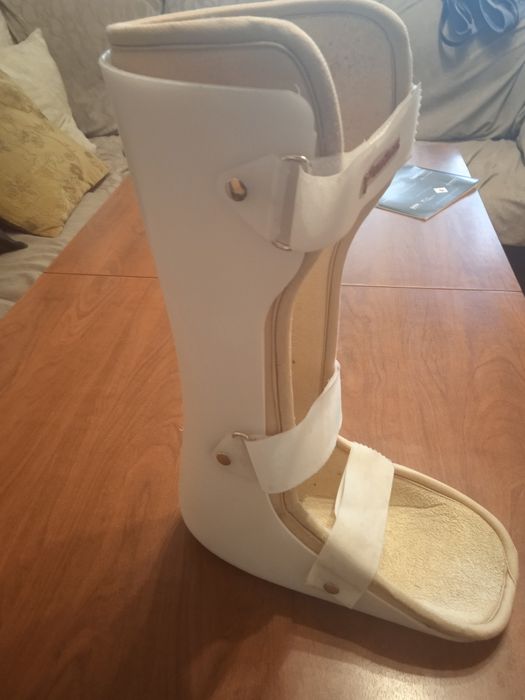 Ботуш за счупена кост на ходилото