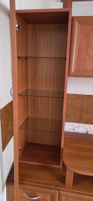 Продавам секция за всекидневна или малък хол.В много добро състояние.Размери 170/180 см.