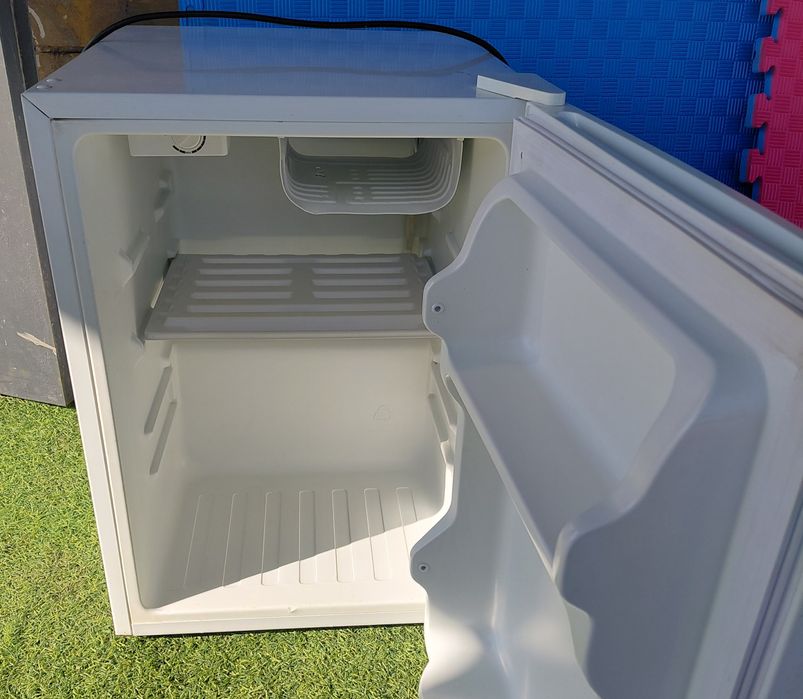 Продам холодильник офисный