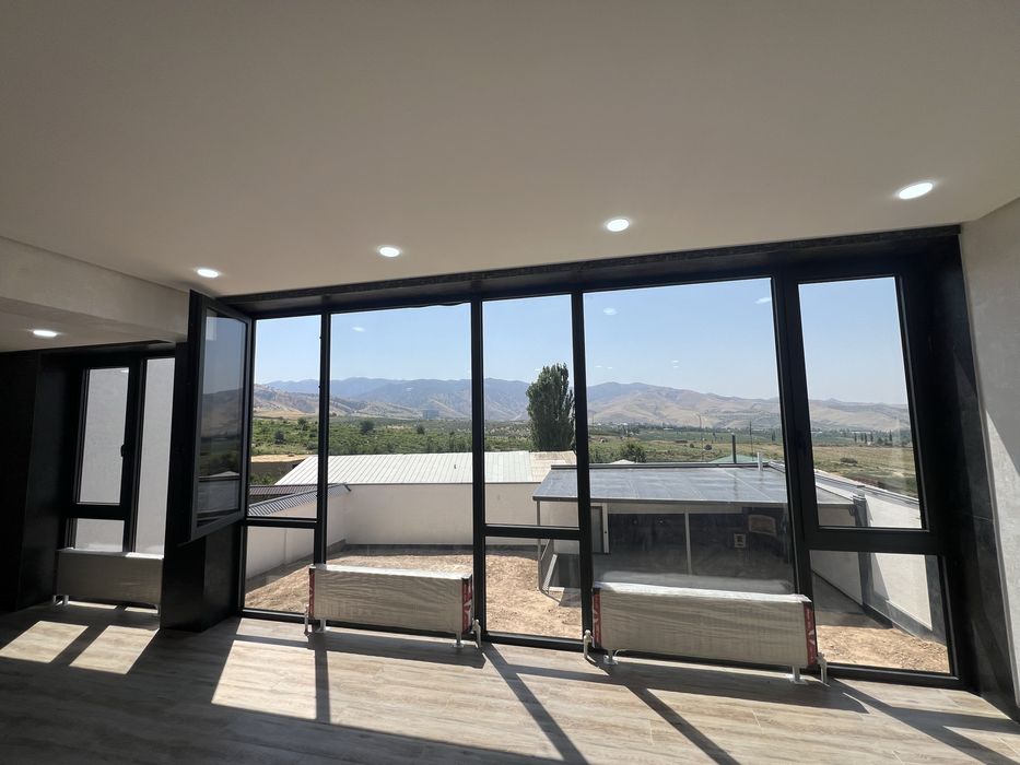 Продаеться загородный дом(дача), 5 соток, евроремонт, абсолютно новый