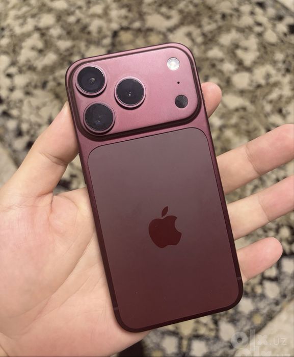 Iphone 18 pro burgundy
