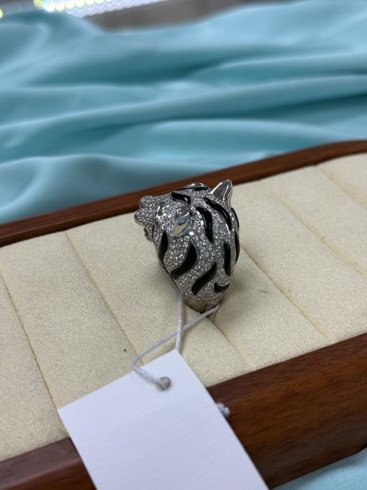 Золотое кольцо с бриллиантами