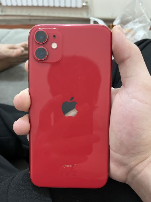 Айфон 11 красный