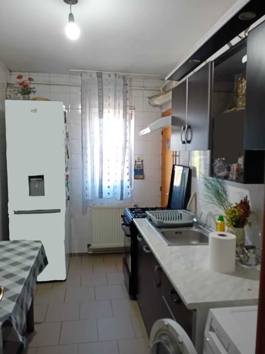 De vânzare APARTAMENT 4 camere în Târgoviște.