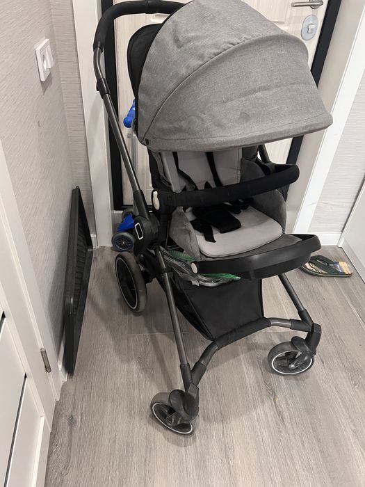 Продается прогулочная коляска