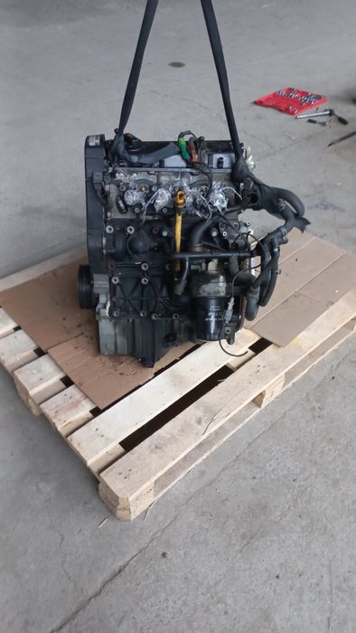 Двигатель 2л AZM Фольксваген Пассат Б5