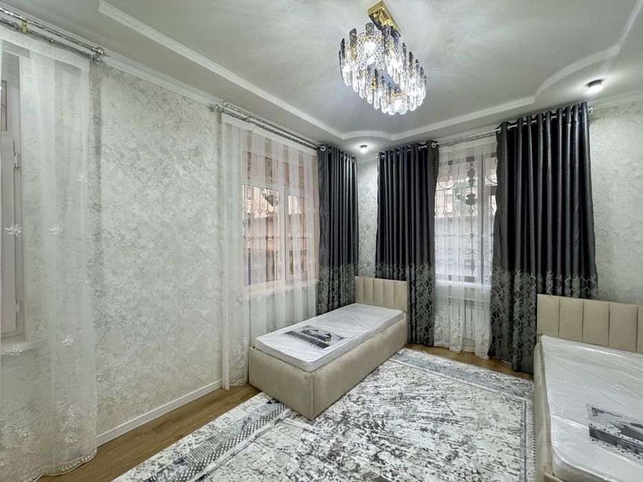 4х ком. квартира, на 1 этаже. Фрунзе