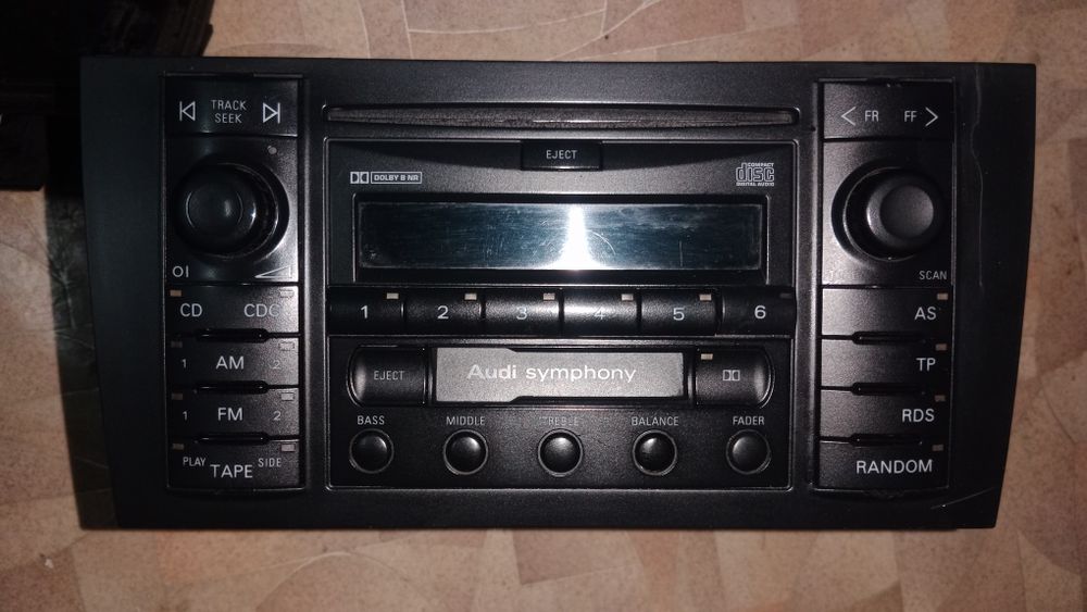 Продам штатную магнитолу