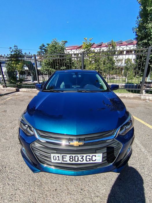 Продается Chevrolet Onix Premier 1 позиция