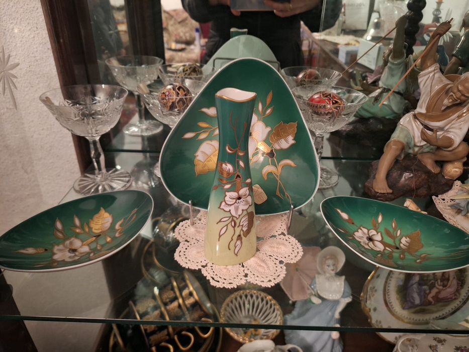 Vaza Wallendorf 1764 Handgemalt din porțelan, pictata manual cu aur