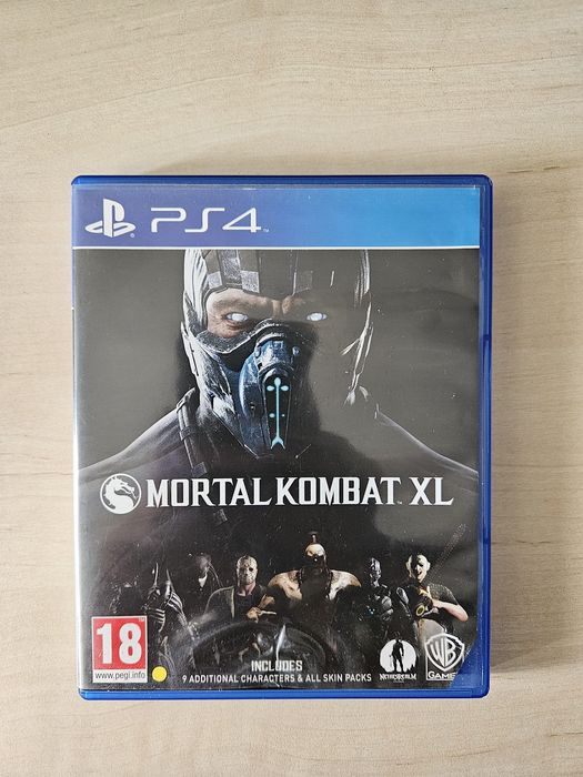 Vând Mortal Kombat XL ps4 în stare utilizata