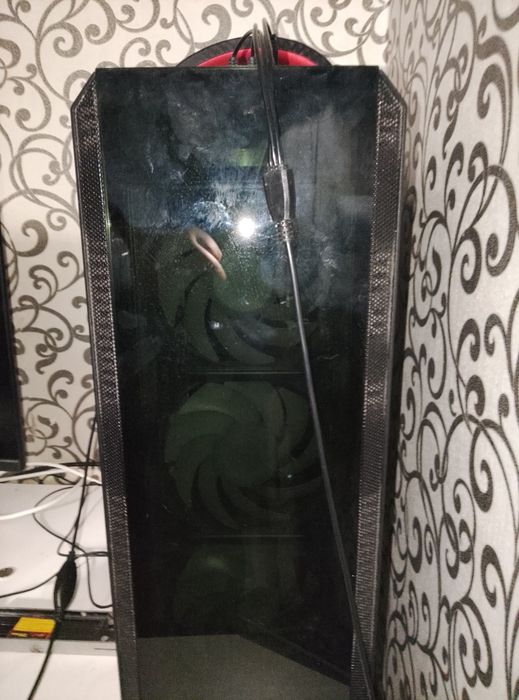 Комп с монитором