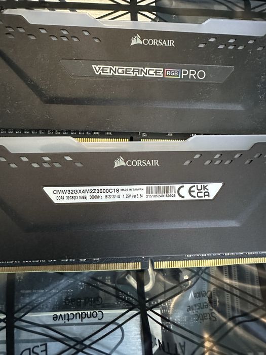 Intel I5 12400F, corsair rgb vengeance ddr4 2x16GB