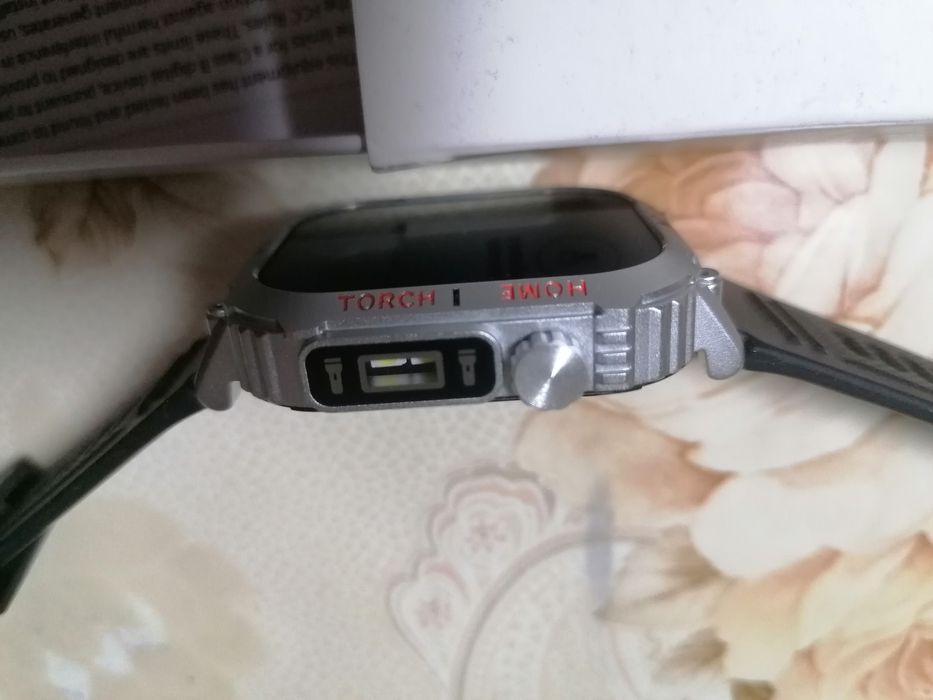 Смарт медицински часовници 3 различни модела