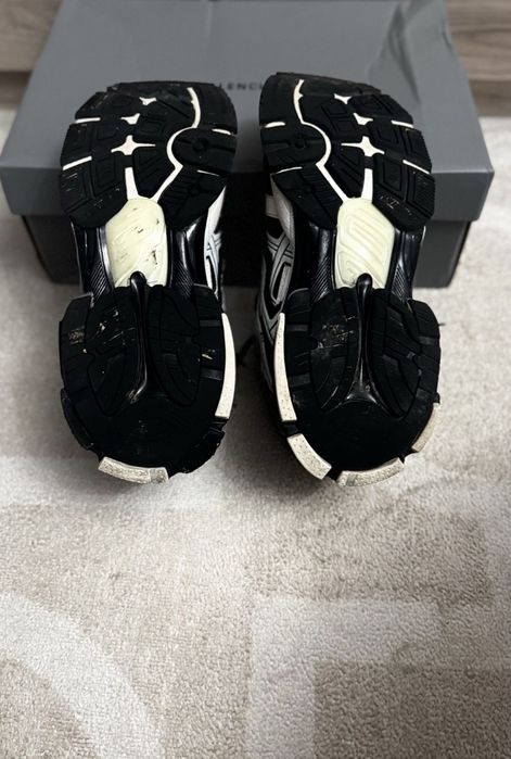кроссовки Balenciaga runner