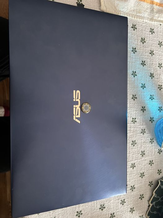 Asus ZenBook 15 UX533FD