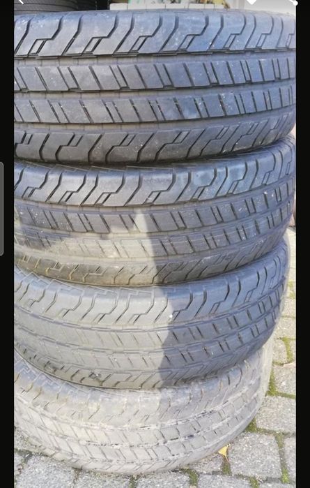 Anvelope Noi 225 75 16 CP Michelin Continental.