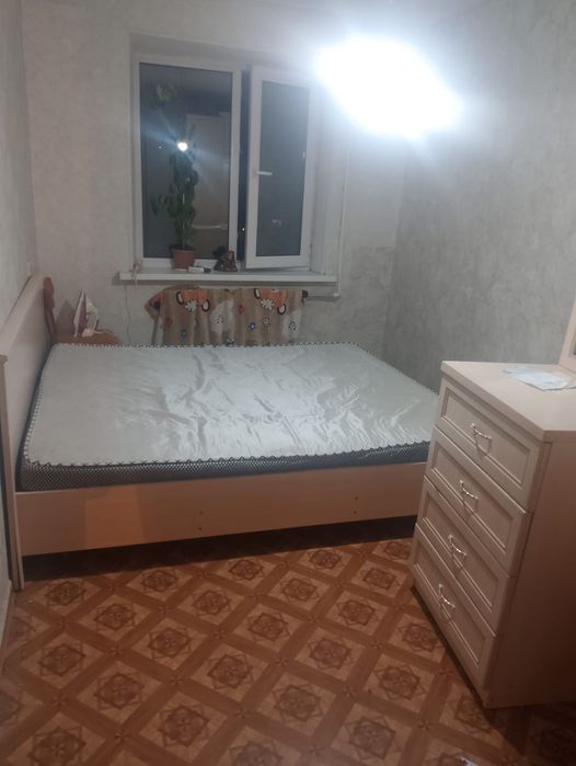 Продам спальный гарнитур