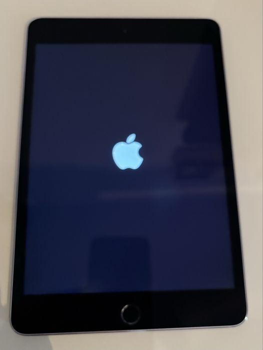 Ipad mini 4 alb.