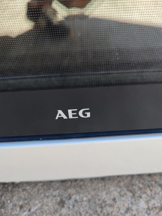 Свободно стояща печка с керамичен плот АЕГ AEG с две години Гаранция!
