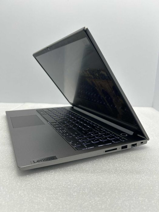 Ноутбук Lenovo ThinkBook