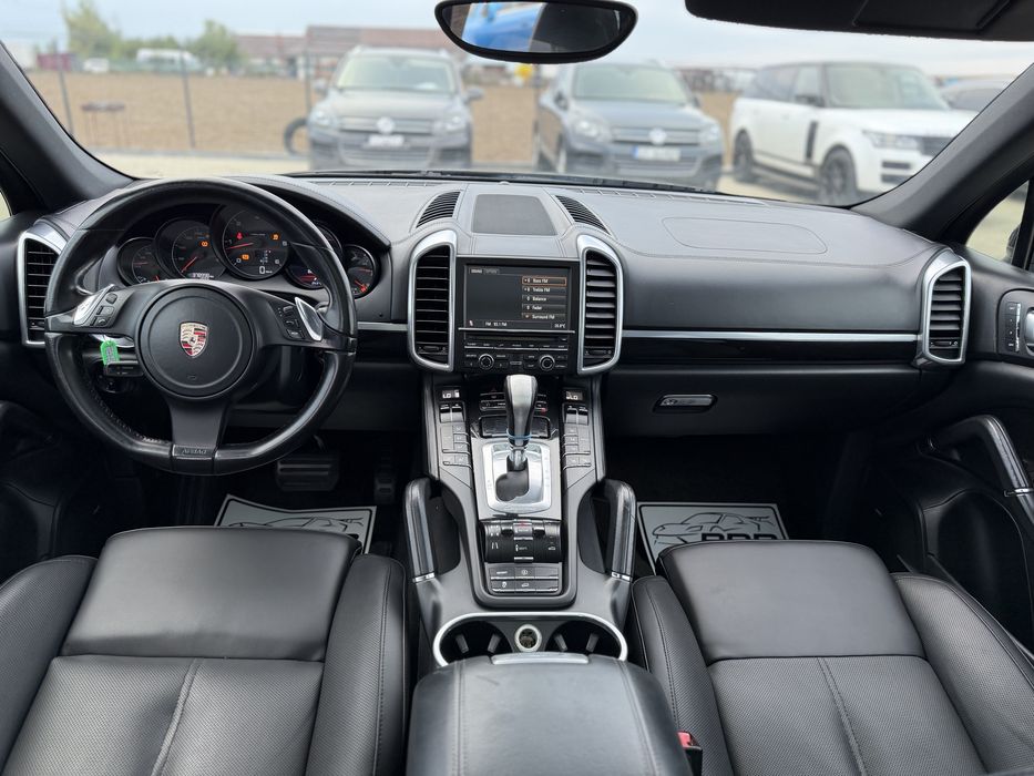 • Porsche Cayenne 2012 • 3.0 Diesel 245 Cp / Ventilatie / Panoramic / Perne • Parc Auto • RATE • Garantie •