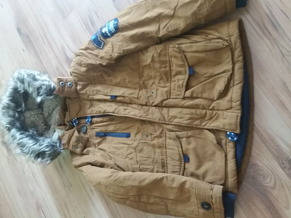 Детски и юношески  якета и шапки