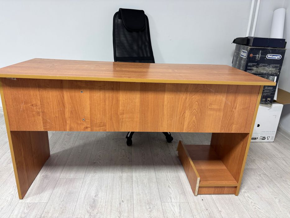 Стол офисный/школьный