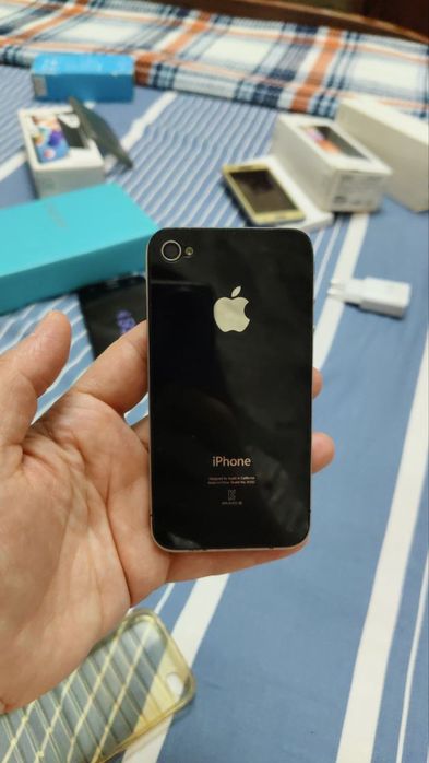 Телефон айфон 4 для любителей коллекционировать