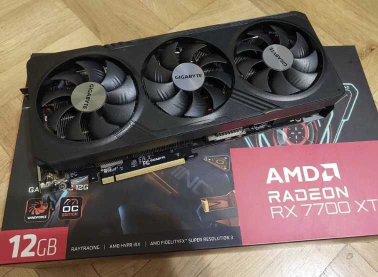 RX 7700 XT 12GB - Gigabyte Gaming OC, Sapphire Pure Gaming OC