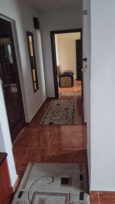 Inchiriez apartament
