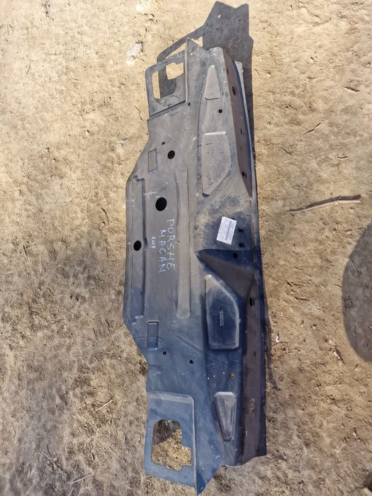 Porsche Macan 2019 задна престилка,маска,вътрешна част