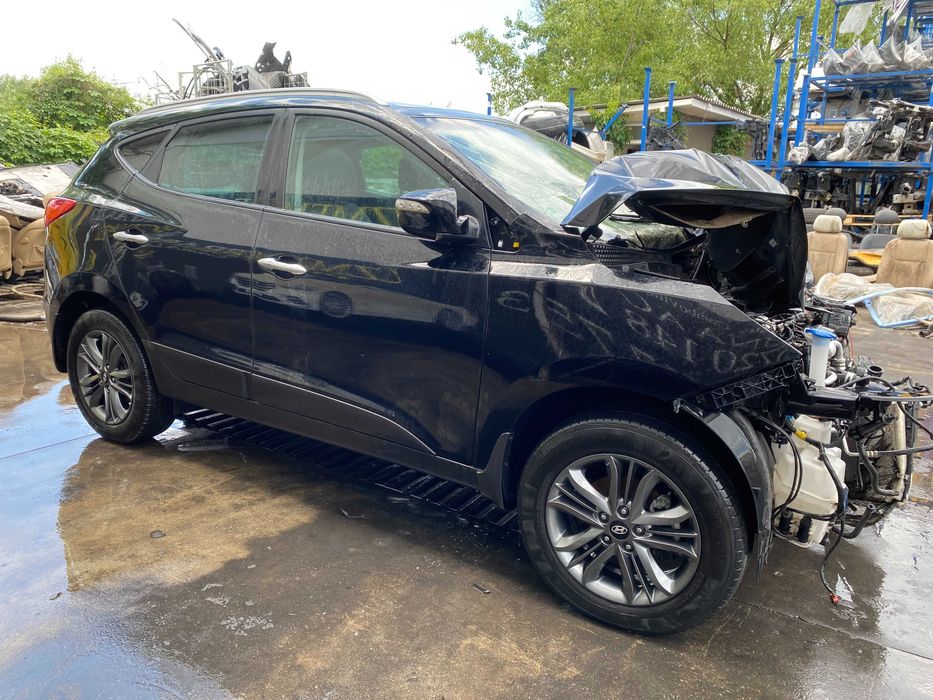 dezmembrez Hyundai ix 35 , 2.0 CRDi 4X4/haion ix 35/ usa spate ix 35/