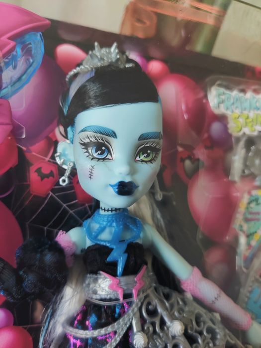Păpușa Monster high nouă Frankie Stein